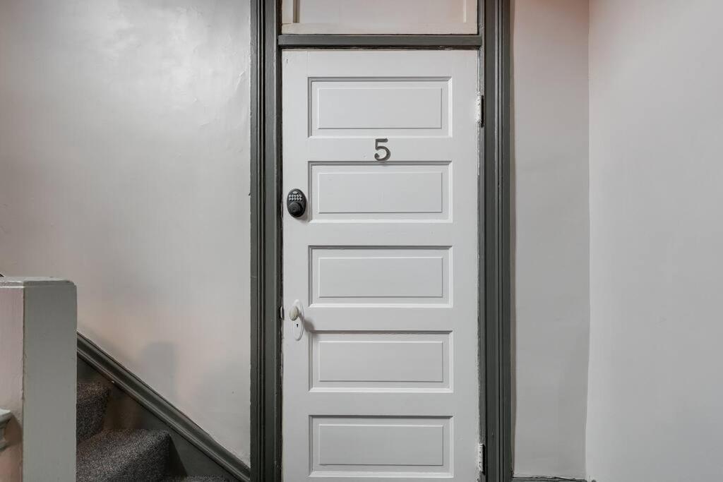 G5 King Bed Central Location Museums Free Parking Richmond Exterior photo